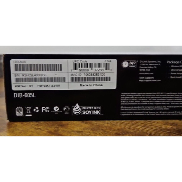 D-Link N300 DIR-605L 300 Mbps 4-Port 10/100 Wireless Router - Complete - Picture 7 of 9